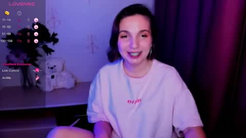 Snapshot of kindhazelhere_ chatting on 11-19-25, 10:32 Hazel online show from 11-19-25, 10:32