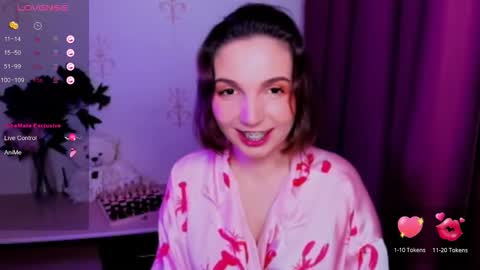 Snapshot of kindhazelhere_ chatting on 11-25-25, 12:21 Hazel online show from 11-25-25, 12:21