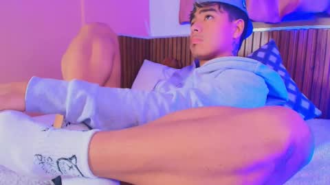 king  help me reach 100 likes online show from 10-02-25, 03:02