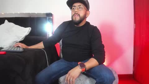king_bear_25 online show from 03-04-26, 02:06