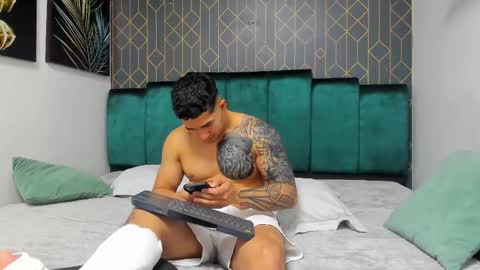 Snapshot of king_falconer chatting on 09-16-25, 02:12 Angel Falconer online show from 09-16-25, 02:12