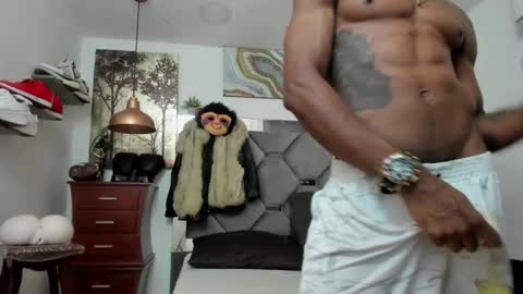 Snapshot of king_fitt_ chatting on 11-29-25, 12:41 HOT MEN BLACK online show from 11-29-25, 12:41