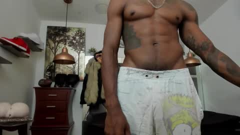 Snapshot of king_fitt_ chatting on 03-18-26, 12:03 HOT MEN BLACK online show from 03-18-26, 12:03