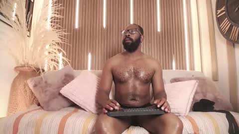 Snapshot of king_mallik chatting on 09-26-25, 01:04 Malik online show from 09-26-25, 01:04