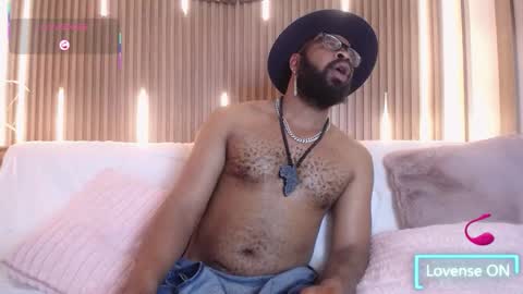 Snapshot of king_mallik chatting on 10-15-25, 02:50 Malik online show from 10-15-25, 02:50