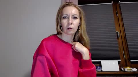 sexysexyhotwetpinkredpussy online show from 09-16-25, 07:37