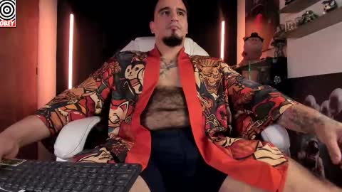 King Bear online show from 03-28-26, 02:33