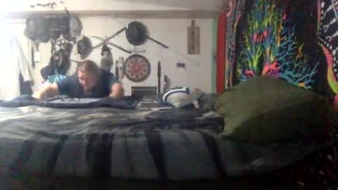 Snapshot of kingdawgg77 chatting on 06-22-26, 04:42 Jerry online show from 06-22-26, 04:42