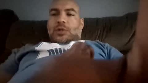 Snapshot of kingelizar12 chatting on 10-21-25, 05:46 kingelizar12 online show from 10-21-25, 05:46