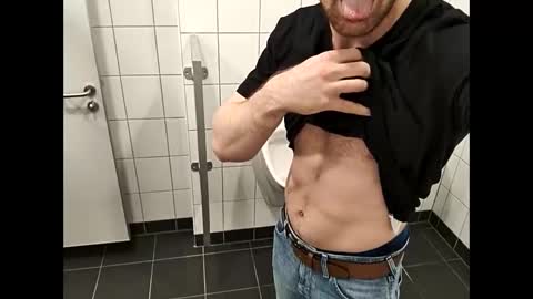 Snapshot of kingggamg99 chatting on 11-08-25, 10:48 kingggamg99 online show from 11-08-25, 10:48