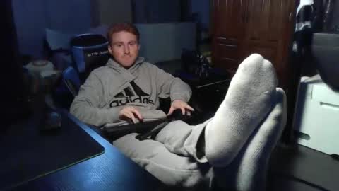 Snapshot of kingoffootfetish chatting on 12-14-25, 09:03 Master King Tommy online show from 12-14-25, 09:03