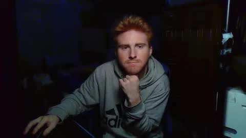 Snapshot of kingoffootfetish chatting on 12-18-25, 06:30 Master King Tommy online show from 12-18-25, 06:30