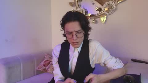 Snapshot of kingthomas_nom chatting on 03-09-26, 01:59 Thomas online show from 03-09-26, 01:59