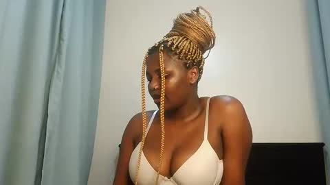 Lola online show from 10-18-25, 06:30