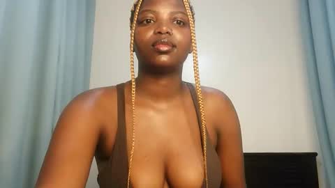 Lola online show from 10-21-25, 12:39