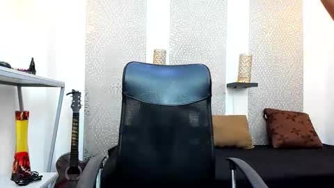  online show from 10-13-25, 02:06