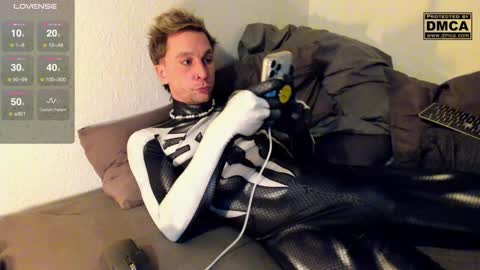 kinky_spidey online show from 12-15-24, 08:25