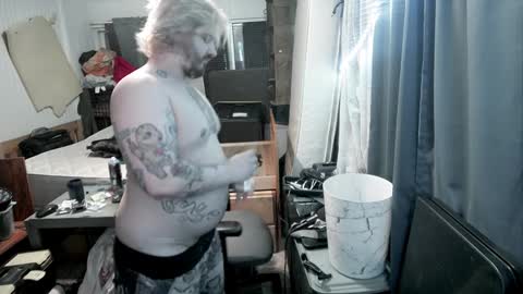 Snapshot of kinkybiguy14 chatting on 03-12-25, 04:08 Kinky Cassie online show from 03-12-25, 04:08