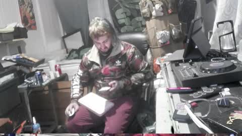 Snapshot of kinkybiguy14 chatting on 02-01-26, 11:25 Kinky Cassie online show from 02-01-26, 11:25