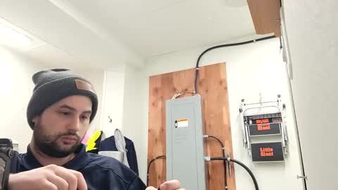 Snapshot of kinkycouple1789 chatting on 02-23-25, 12:05 Maysie and Hunter online show from 02-23-25, 12:05