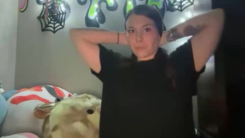 Snapshot of kinkycreative chatting on 11-14-25, 01:37 kinkycreative online show from 11-14-25, 01:37