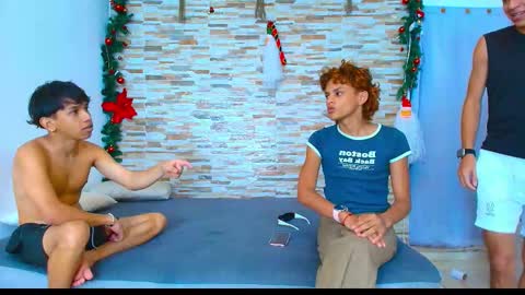 Snapshot of kinkyhousexxx chatting on 11-20-25, 04:29 kinkyhousexxx online show from 11-20-25, 04:29