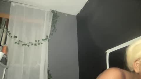 Bunniii online show from 02-10-25, 03:46