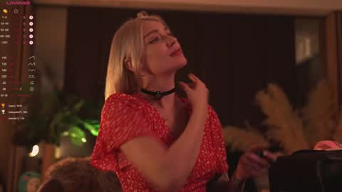 kinkylina_ online show from 12-08-24, 02:52