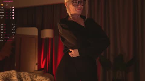 kinkylina_ online show from 12-12-24, 08:57