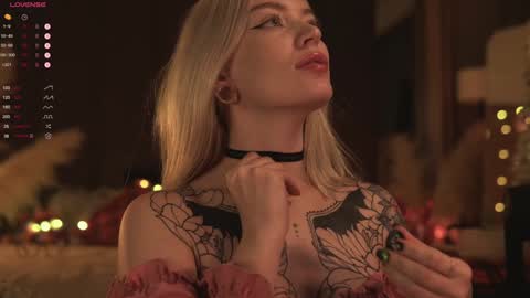 kinkylina_ online show from 12-28-24, 11:30