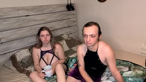 Snapshot of kinkyqueenandpet95 chatting on 02-09-25, 04:25 kinkyqueenandpet95 online show from 02-09-25, 04:25
