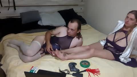 kinkyqueenandpet95 online show from 06-17-26, 01:41
