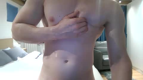 Snapshot of kinkystudfantasy chatting on 12-18-25, 01:33 KinkyStudFantasy online show from 12-18-25, 01:33