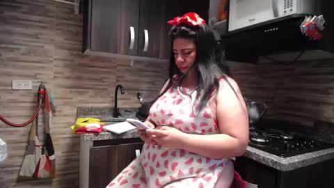 Snapshot of kinkyy_mom chatting on 06-09-26, 03:45 kinkyy_mom online show from 06-09-26, 03:45