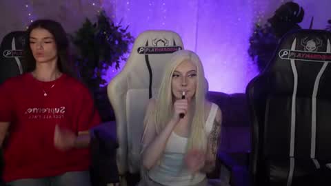 Sweet girls online show from 07-14-26, 10:21