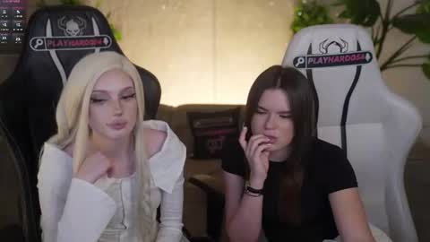 Sweet girls online show from 07-28-26, 11:17