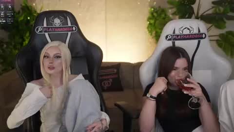 Sweet girls online show from 07-28-26, 12:48