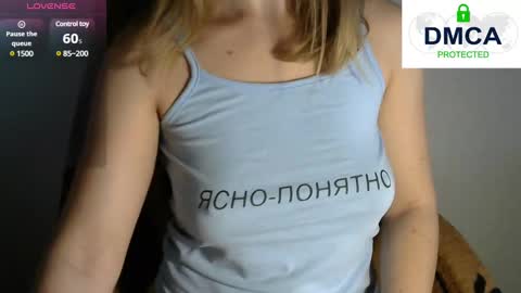 Snapshot of kira_blonde_angel chatting on 01-14-25, 01:49 Kira online show from 01-14-25, 01:49