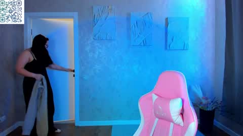 kira online show from 04-21-26, 09:04