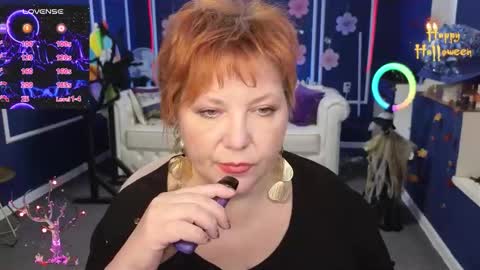 Kira Kennet online show from 10-29-25, 07:32