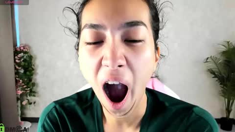 Aura online show from 09-26-25, 03:43