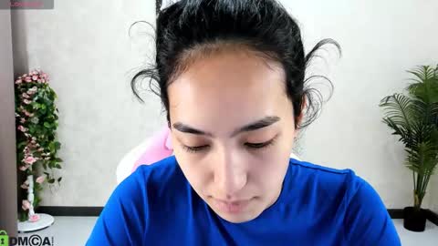 Aura online show from 10-12-25, 01:59