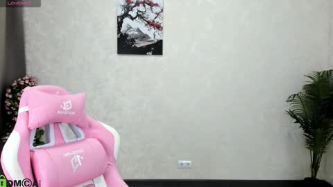 Aura online show from 11-05-25, 02:00