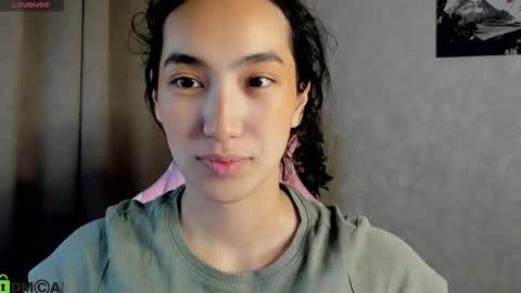 Aura online show from 11-26-25, 03:29