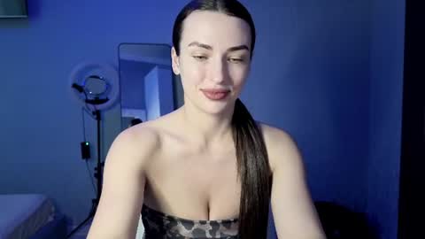 Kira love1 online show from 06-10-26, 07:51