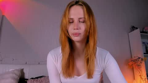Snapshot of kira_sunrise chatting on 04-27-26, 04:21 Kira online show from 04-27-26, 04:21