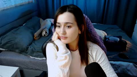 Kira  follow me  online show from 02-06-25, 12:43