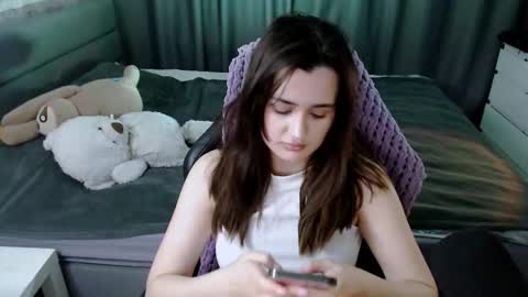 Kira  follow me  online show from 03-01-25, 10:21