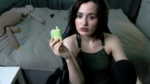 Snapshot of kira_yammy chatting on 05-27-26, 10:51 Kira follow me online show from 05-27-26, 10:51
