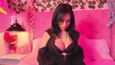 Kira online show from 06-12-26, 07:46